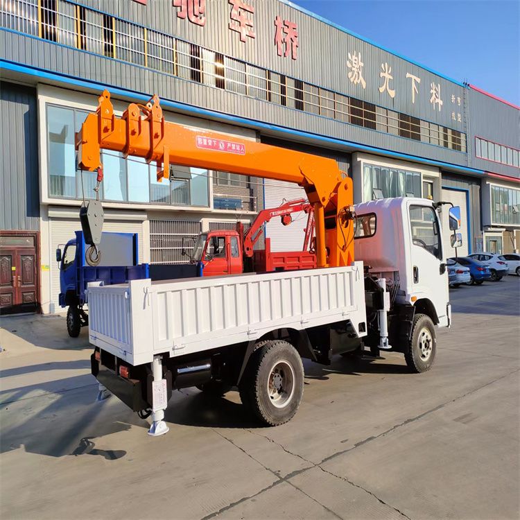 茅箭区三轮随车吊定制 农用改装机自备吊中瑞长期出售